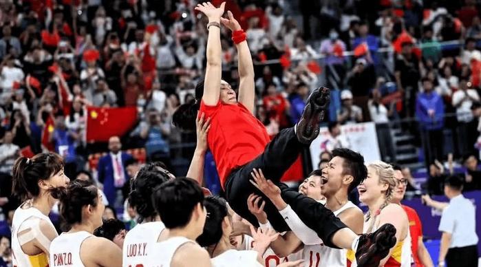 12个月3次下课!郑薇王者归来!奥运下课名帅,再次挂帅出征!