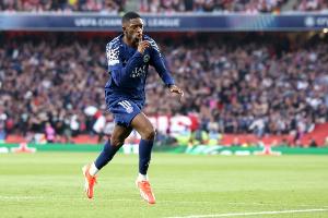 欧冠决赛送出2次助攻，登贝莱成第二位做到这点的法国球员