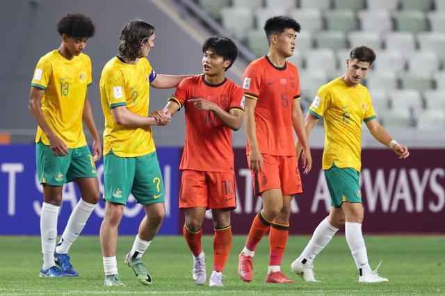 BetVictor伟德-中澳核心赛后惺惺相惜 本尼：蒯纪闻值得更高平台