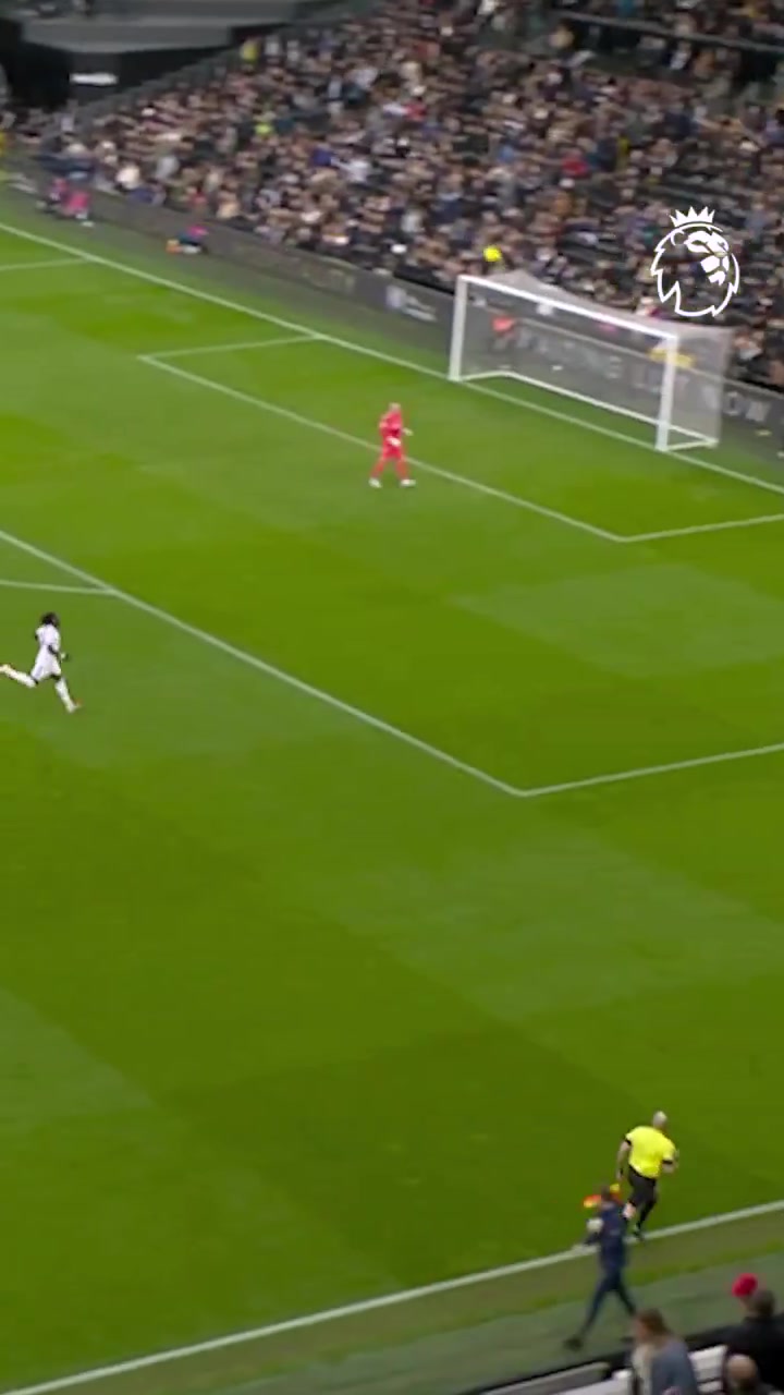 BetVictor伟德官方网站-被狂嘘!英超官号发维卡里奥开大脚失误,配文:有趣的任意球😅